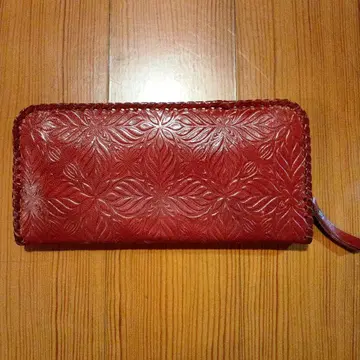 빨간색 가죽 장지갑