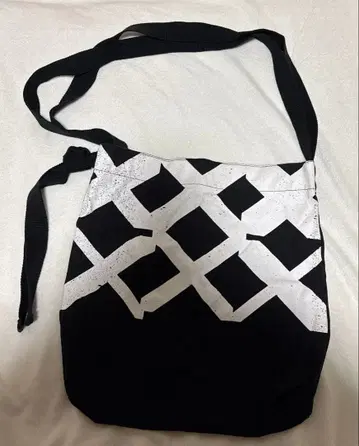 SixTONES Rough'xxxxxx' 투어 백