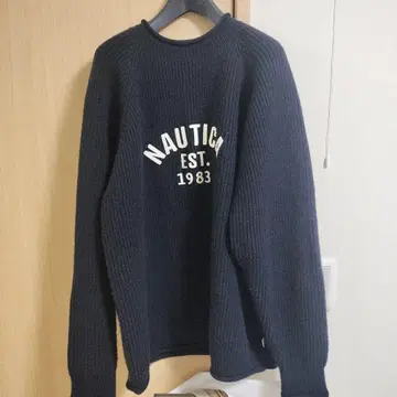 NAUTICA 네이비 스웨터 로고 포함