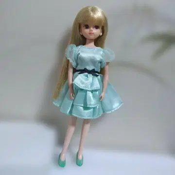 리카짱 민트 그린 프릴 드레스 인형 본체