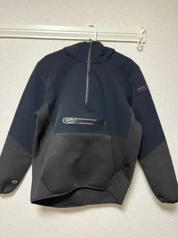 아이즈 프론티어 후드티