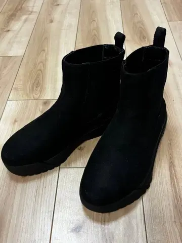 블랙 스웨이드 사이드 고어 부츠