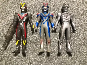 울트라맨 빅토리 소프트 비닐 3체 세트