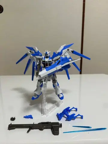 HGBF 1/144 하이-뉴 건담 브레이브 완성품