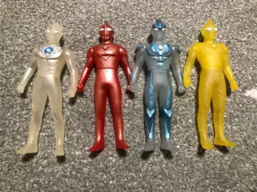 울트라맨 소프트 비닐 4체 세트