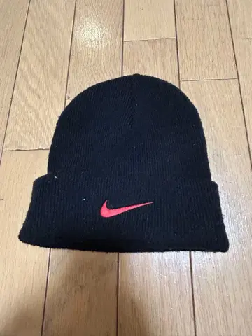 Nike 블랙 니트 모자 빨간색 스우시