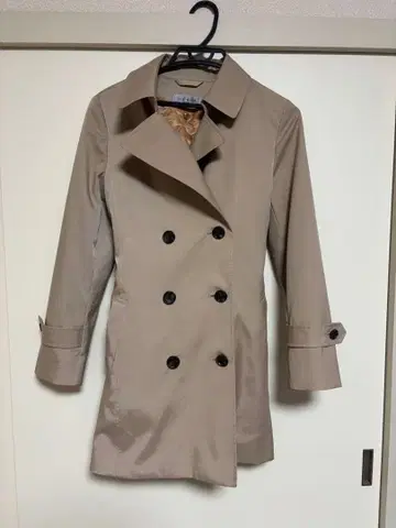 LES MUES 베이지 트렌치코트