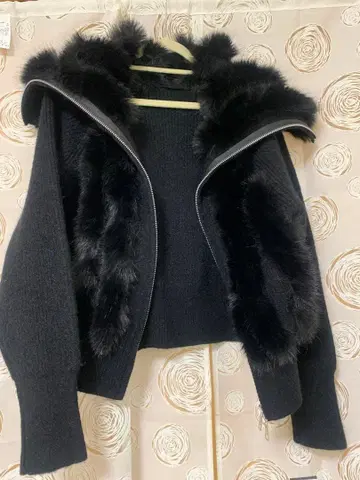 퍼 후드 긴팔 니트 M-L 블랙