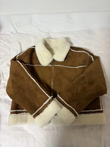 minsmins 바이컬러 무스탕 코트