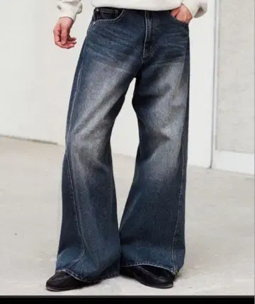 신상 미사용품 wym 위임 CURVED FLARE 배기 데님 clel