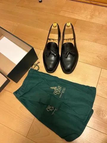 크로켓 & 존스 캐번디시 3