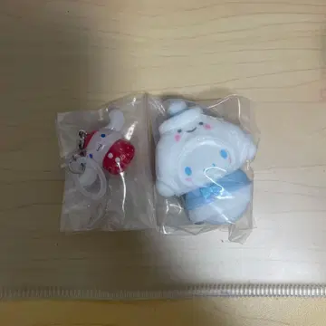 산리오 치비토모 눈의 정령 시나모롤 시나몬 딸기 마크 액세서리