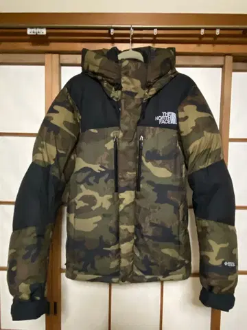 THE NORTH FACE 카모플라쥬 다운 자켓 L 사이즈!