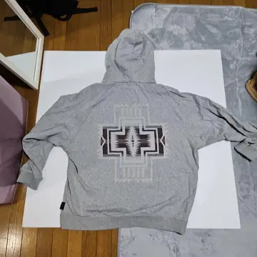 펜틀던 그레이 후드티