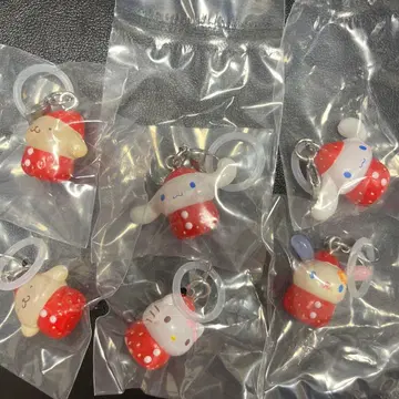 산리오 딸기 메지루시 액세서리 6점