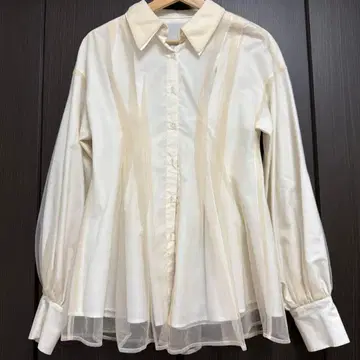 Acka. 시스루 블라우스