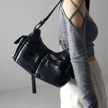 me+em select 아웃 포켓 인조 가죽 숄더백 블랙