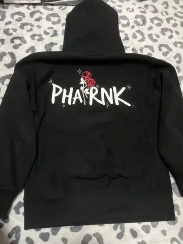 PHARNK 블랙 후드 부착 후드티