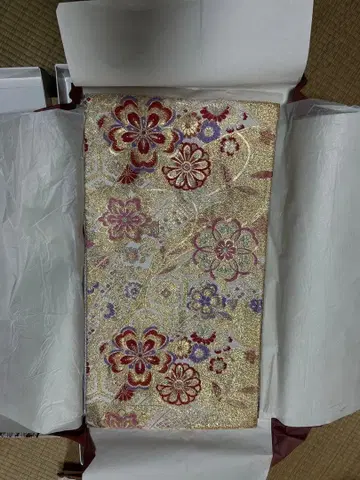 화려한 골드 컬러 꽃무늬 후쿠로 오비