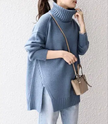 새상품급 SHIPS 사이드 슬릿 터틀넥 니트 블루