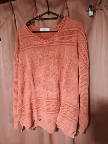 AZUL by MOUSSY 레드 오르테가 무늬 케이블 짜임 긴팔 니트