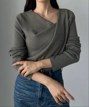 Louere 드레이프 아시메 넥 니트탑