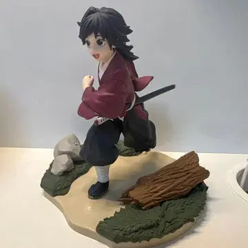 토미오카 기유 유년기 피규어