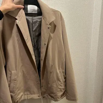STUDIOUS 베이지 숏 기장 자켓