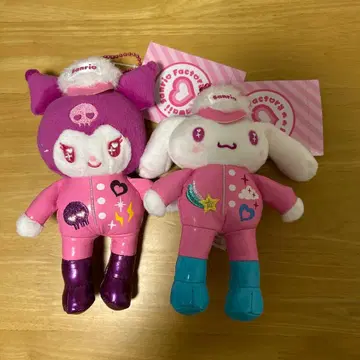 산리오 하라주쿠점 한정판 마스코트 홀더 쿠로미 & 시나몬