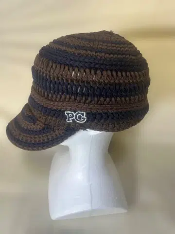 파리게이츠 PG 로고 브라운 니트 모자