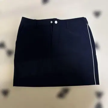 새상품급 TaylorMade 골프 스커트 네이비 테일러메이드