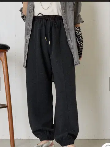 Jena espace merveilleux 멜톤 조거 팬츠 블랙