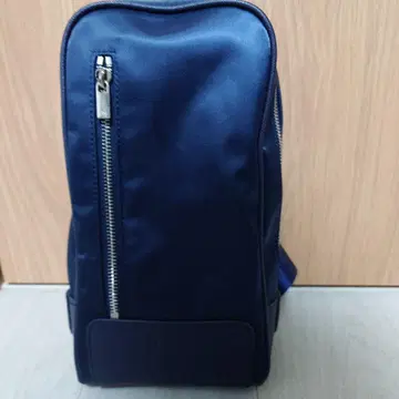 tk. TAEOKIKUCHI 네이비 숄더백