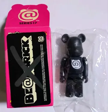 베어브릭 17 시크릿 니세