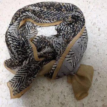 잔프란코 페레 실크 쉬폰 스톨