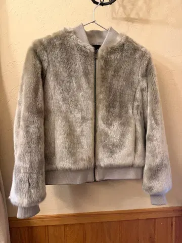 띠어리 에코퍼 그레이지 인조 모피 자켓 집업 블루종