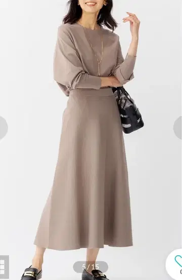 23구 비스코스 스트레치 플레어 스커트 모카 40 사이즈