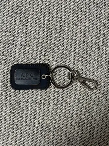 A.P.C. 블랙 키링