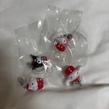 산리오 딸기 메지루시 액세서리