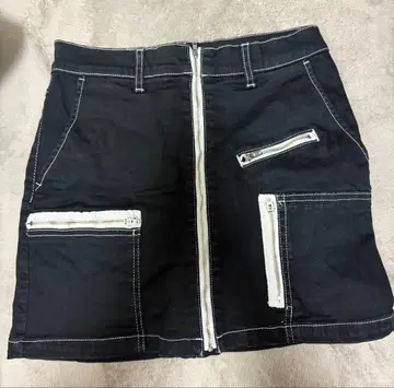 블랙 타이트 스커트 지퍼 포켓 부착