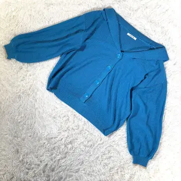 아즈노아즈 핑키 [ F ] 숏 기장 니트 가디건 래글런 소매 블루