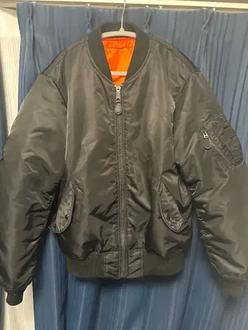 AVIREX MA-1 블랙 XL 플라이트 자켓 충전솜 USAF 모델