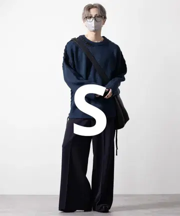 [완판템] 핸드스티치 사이드 레이스 니트 네이비 S