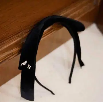 Herlipto 벨루어 리본 헤어밴드 머리띠