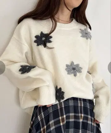 여성용 꽃무늬 자수 알파카 터치 럭셔리 니트 꽃무늬 알파카 터치 니트