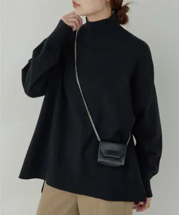 컨디션 최상*개럴개런트 전신 골격 슬림핏 오버 터틀 니트 블랙