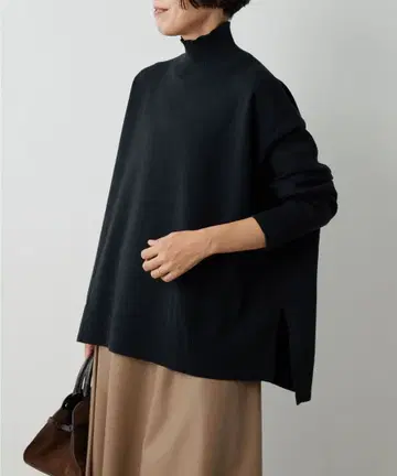 컨디션 최상*개럴개런트 전신 골격 슬림핏 오버 터틀 니트 블랙