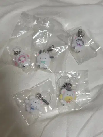 [ 당일 발송 ] 산리오 포근포근 스노우 메지루시 액세서리 5개 세트