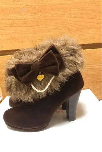 LIZLISA 브라운 BIG 리본 부츠 퍼 포함