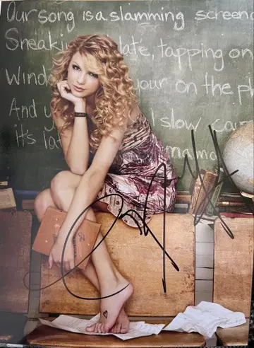 [ 귀중 ] 테일러 스위프트 친필 사인 20 x 25cm